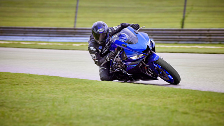 Мотоцикл Yamaha R3